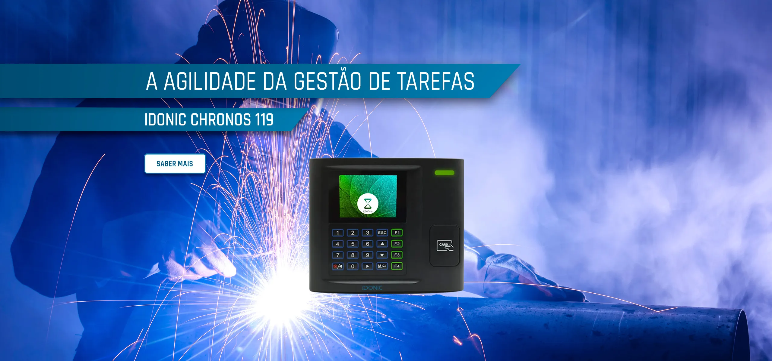 relógio de ponto IDONIC CHRONOS 119 sobre uma imagem de um metalúrgico